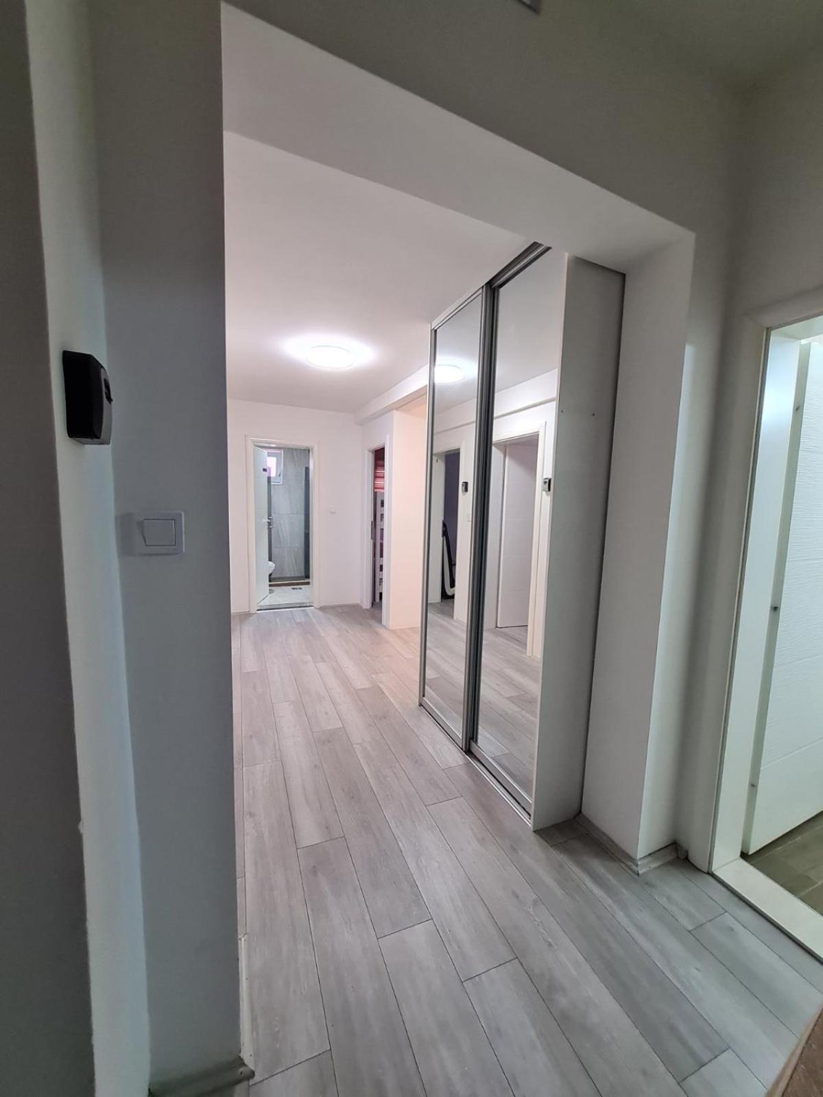 Dm Hostel And Apartments Скопье Экстерьер фото