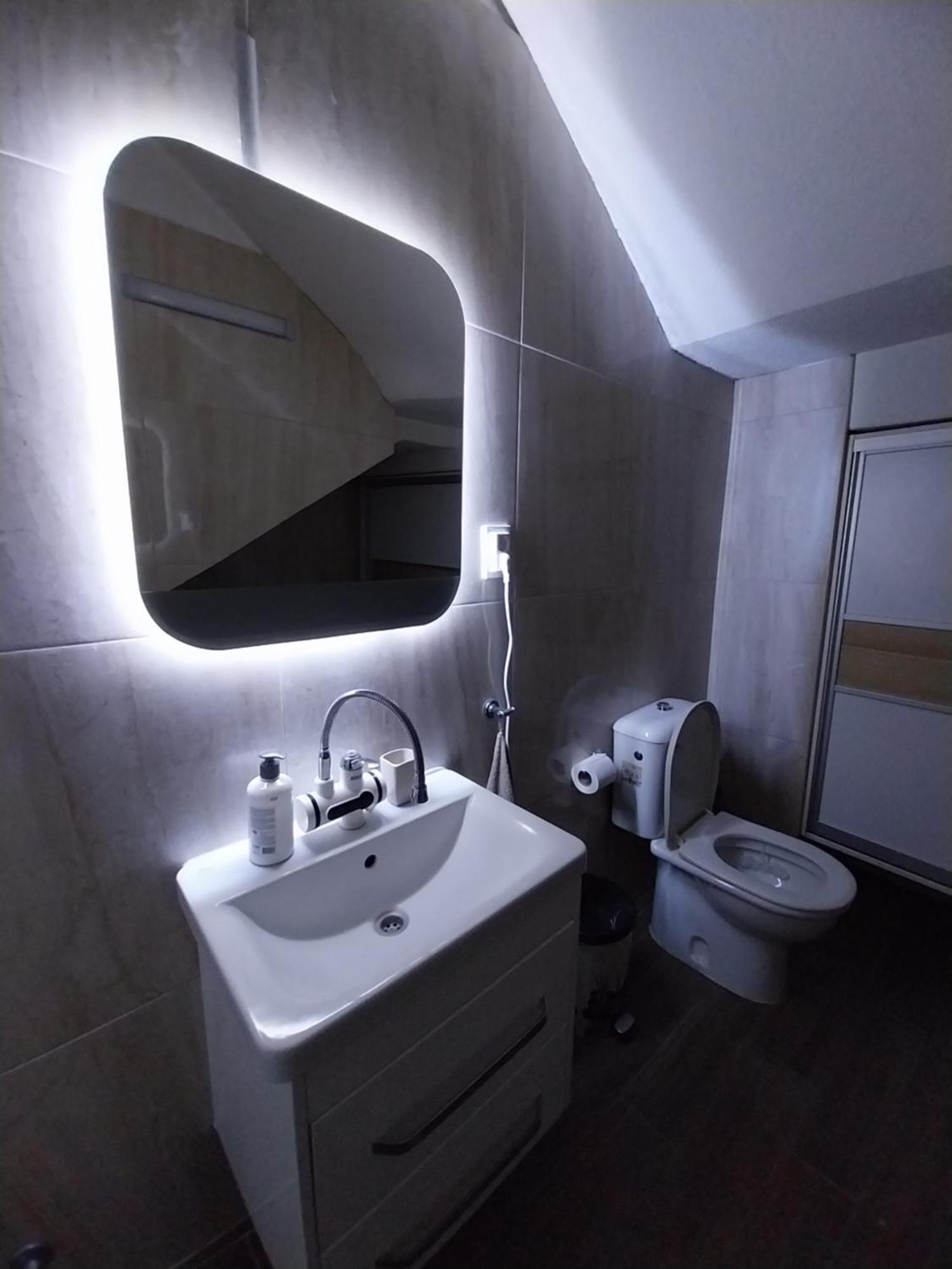 Dm Hostel And Apartments Скопье Экстерьер фото