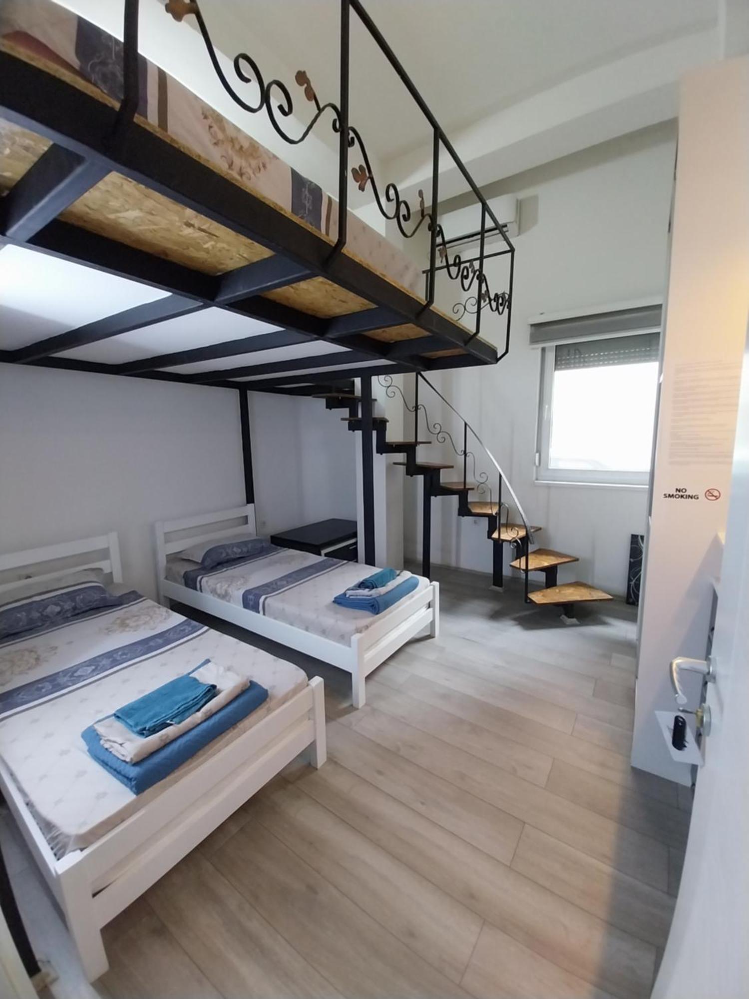 Dm Hostel And Apartments Скопье Экстерьер фото
